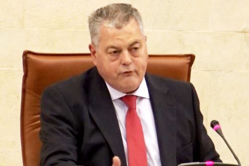 Toma de posesión de Joaquín Gómez como presidente del Parlamento