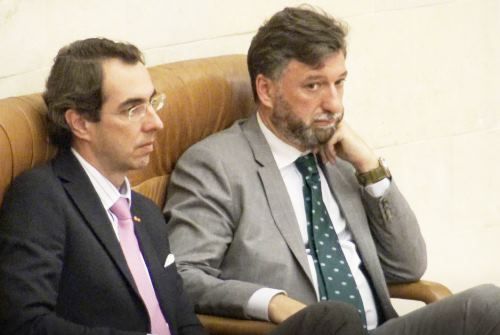 VOX se abstuvo en la designación de Revilla como Presidente de Cantabria