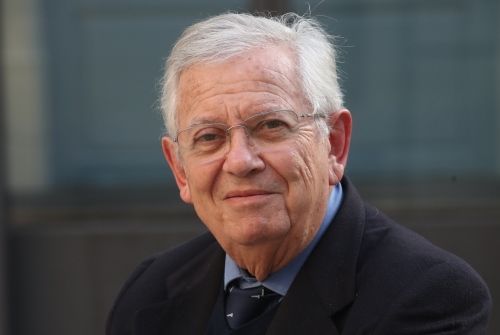 Fernando Jauregui Padrino de Honor del VI Mercadillo Solidario