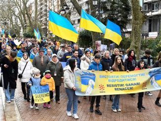 Santander conmemora el segundo aniversario de la guerra de Ucrania con una manifestación y un minuto de silencio