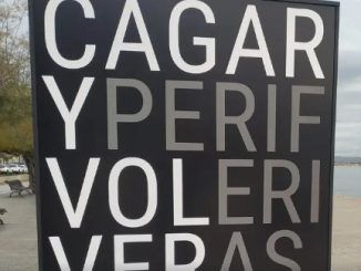 El Ayuntamiento promociona la frase despectiva «cagar y volver» sobre Santander