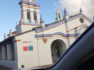 Mañana hace años un amiguito que montado en una mariposa monarca voló tan alto que se perdió en el cielo