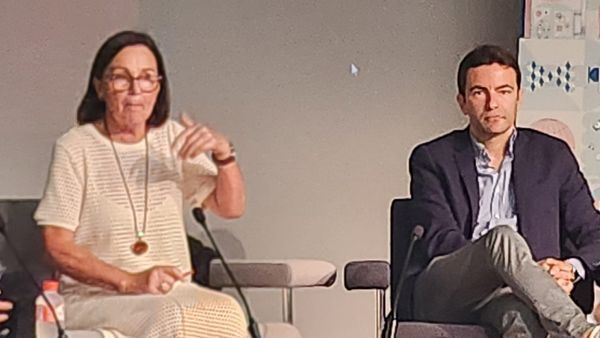 Zapatero el presidente que acabó con ETA y más… @pedro_casares @Ainoaqui @ManuSanchezG Zapatero el presidente que acabó con ETA y más… @pedro_casares @Ainoaqui @ManuSanchezG