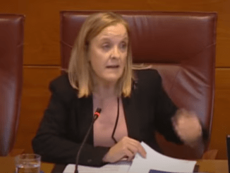 Urrutia pide a los grupos políticos que debatan y mejoren la ley de Simplificación Administrativa