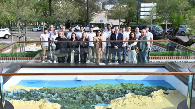 Recuperado el mapa a relieve de Cantabria en la Plaza de Los Brisas en Santander