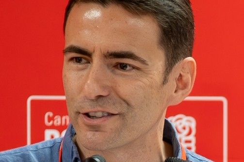 Casares pide el cese del gerente de Valdecilla y una auditoría del SCS por las derivaciones a Santa Clotilde Casares pide el cese del gerente de Valdecilla y una auditoría del SCS por las derivaciones a Santa Clotilde
