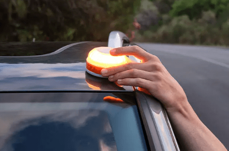 Nueva baliza de emergencia obligatoria para los automóviles Nueva baliza de emergencia obligatoria para los automóviles