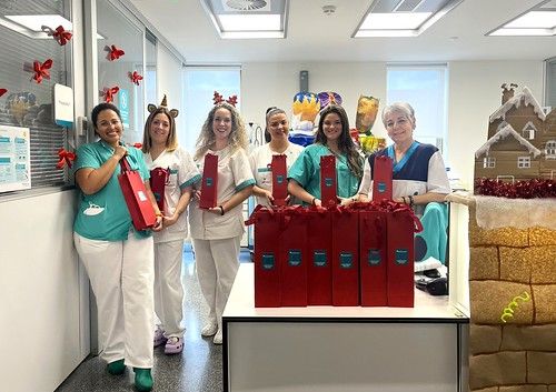 El Hospital Quirónsalud Córdoba celebra la Navidad con sus pacientes ingresados con un detalle especial y menús festivos El Hospital Quirónsalud Córdoba celebra la Navidad con sus pacientes ingresados con un detalle especial y menús festivos