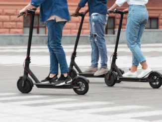Deste esta semana puedes ser multado si usas patinete y no tienes la nueva etiqueta