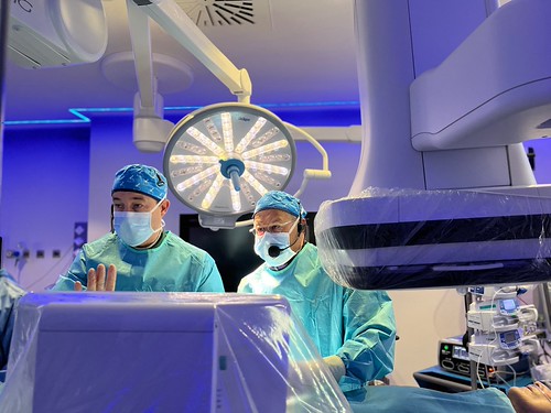 El Hospital Quirónsalud Sagrado Corazón participa en la primera retransmisión simultánea de seis cirugías transcatéter en Andalucía El Hospital Quirónsalud Sagrado Corazón participa en la primera retransmisión simultánea de seis cirugías transcatéter en Andalucía