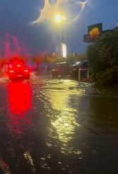 Calle Isabel II, La Gloria en La Albericia o Plaza Italia, anegadas por la lluvia en Santander