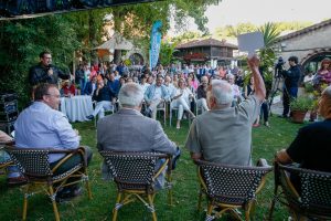 El restaurante ‘El Puerto’ de Santander gana la puja del ‘campanu’ de Cantabria