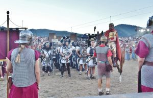Guerras Cántabras en Los Corrales de Buelna: ‘Tessera Hospitalis’, para el presidente Sebastián Ceria y al veterano Gonzalo Colsa