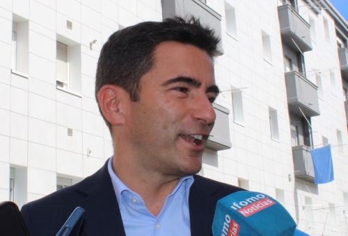 Casares reclama al Gobierno de Cantabria que aplique la Ley de Vivienda y declare zonas tensionadas