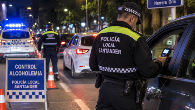 Dos conductores dan positivo en alcoholemia en el mismo control de la Policía en Santander