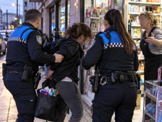 Detenida una mujer por agredir a una comerciante tras robar productos en dos establecimientos de Santander