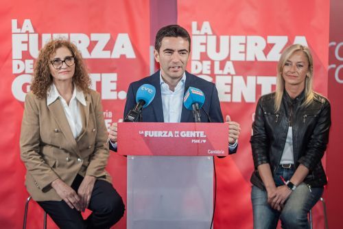 Pedro Casares presenta al PSOE como «la única esperanza para la igualdad y los derechos de las mujeres» frente a PP y Vox
